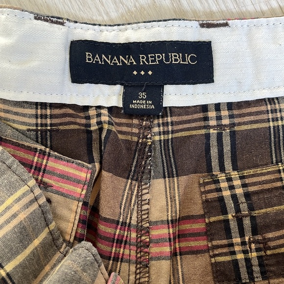 Banana Republic size 35 plaid Bermuda shorts. - Picture 3 of 4